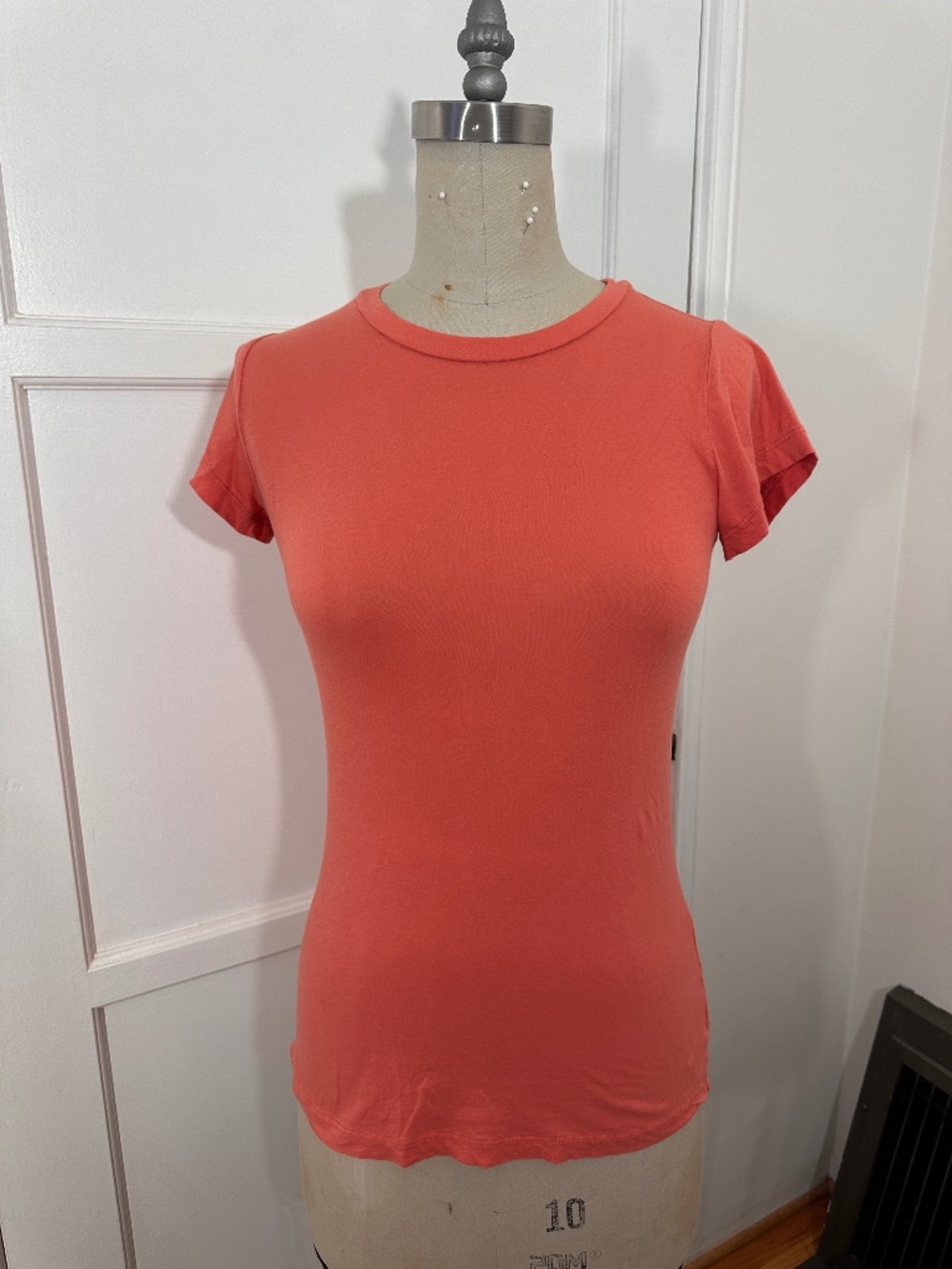 coral color short sleeve tee